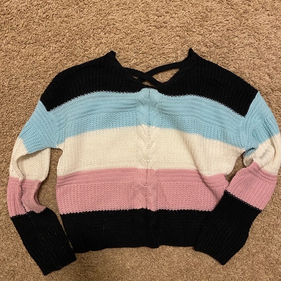 Girls sweater with cross neck detail on back - Picture 1 of 2